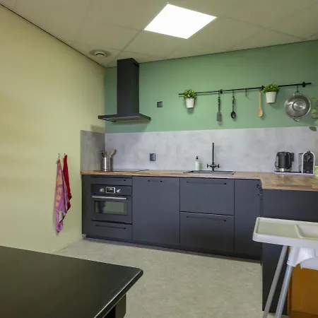 In North Holland Near 公寓